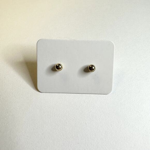 NWT gold round stud earrings - Picture 1 of 2